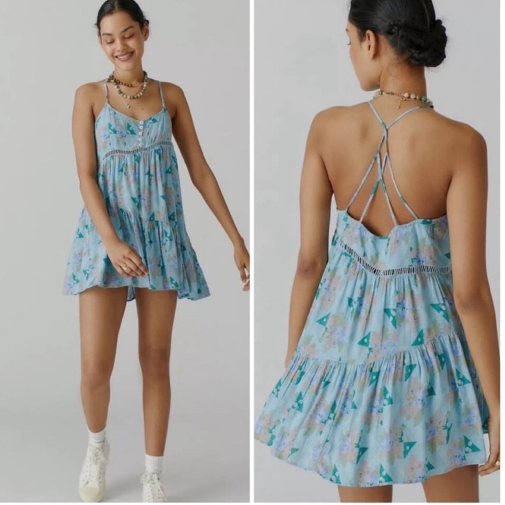 NEW Urban Outfitters Georgia Floral Mini Dress M Blue